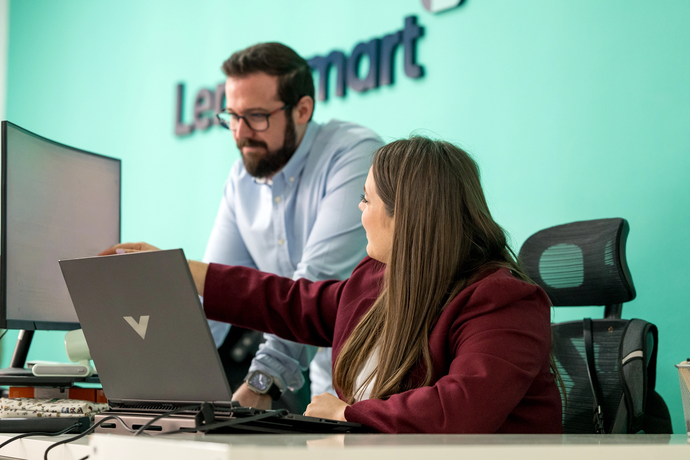 Equipo de Lendismart en la oficina